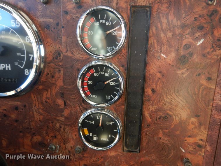 image for item DH8162 1999 International 9200  dump truck