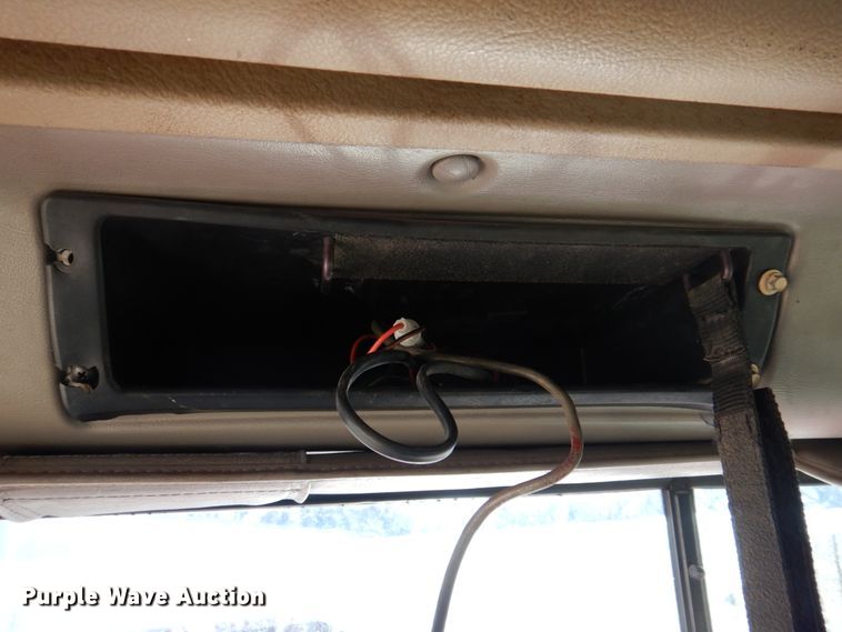 image for item DH8162 1999 International 9200  dump truck