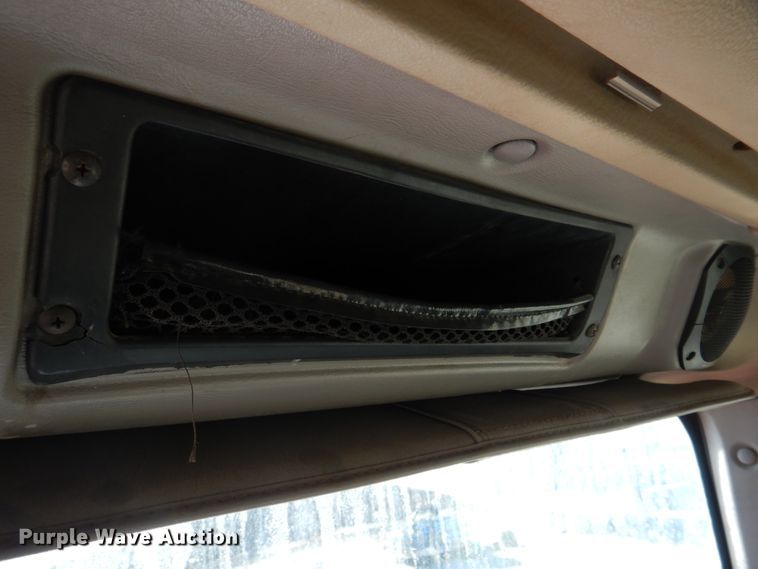 image for item DH8162 1999 International 9200  dump truck