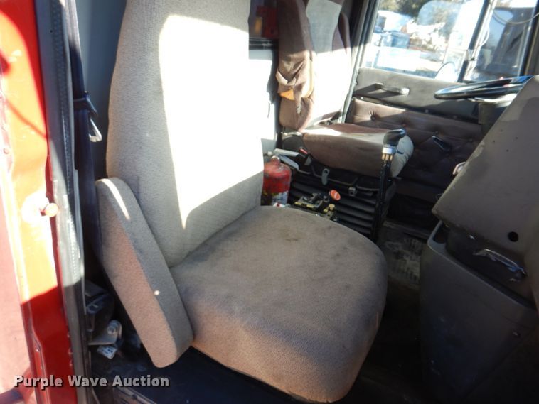 image for item DH8162 1999 International 9200  dump truck