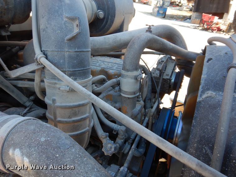 image for item DH8162 1999 International 9200  dump truck