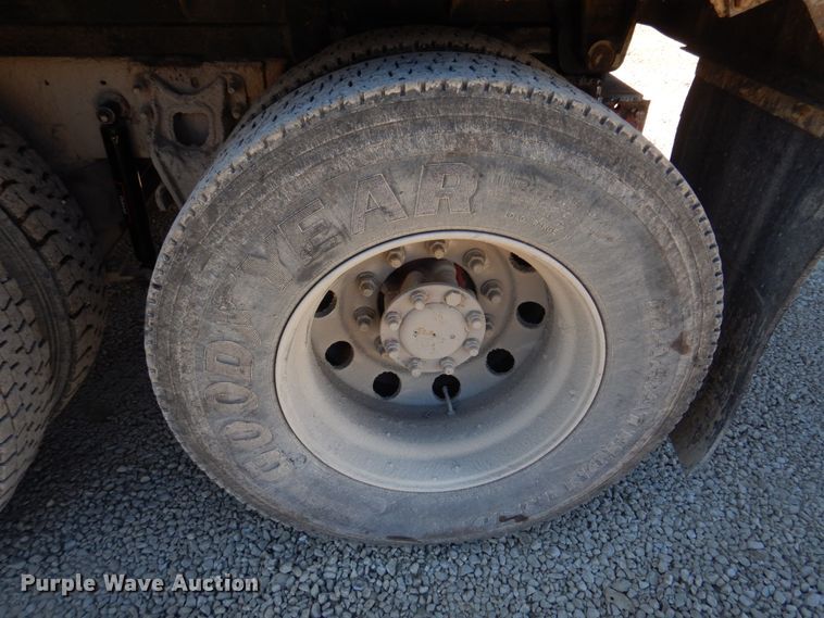 image for item DH8162 1999 International 9200  dump truck