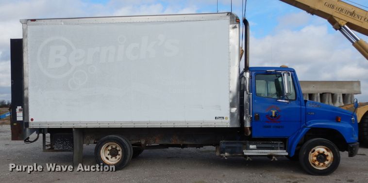 image for item DI8609 2000 Freightliner FL60  box truck