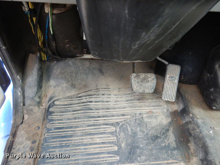 image for item DI8609 2000 Freightliner FL60  box truck