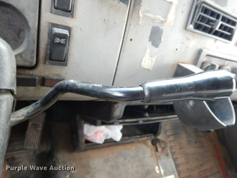 image for item DI8609 2000 Freightliner FL60  box truck