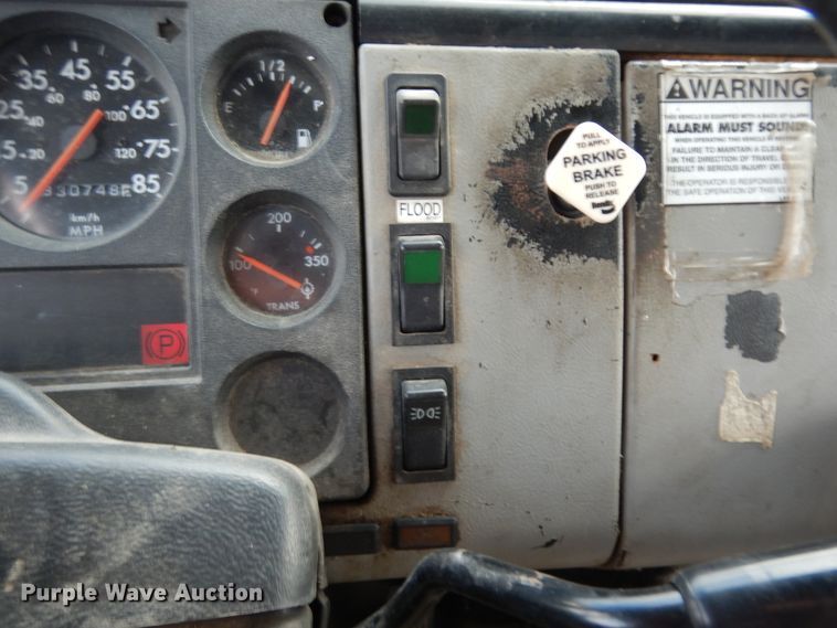 image for item DI8609 2000 Freightliner FL60  box truck