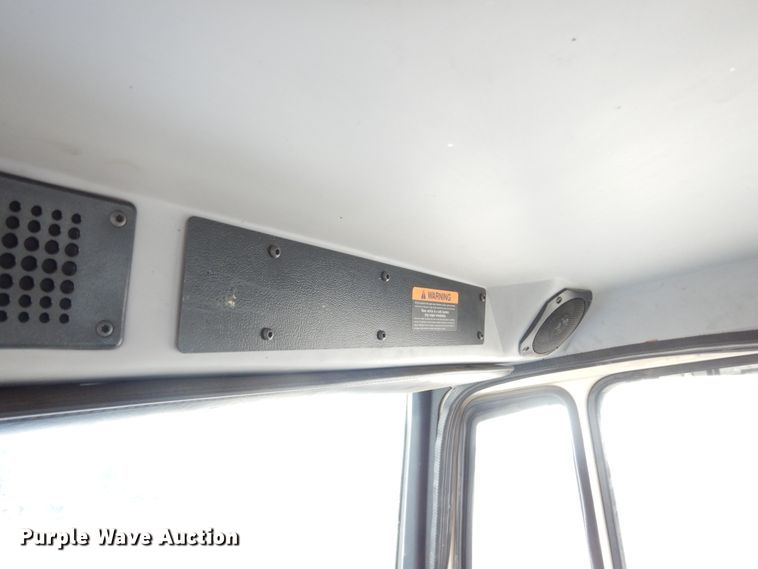 image for item DI8609 2000 Freightliner FL60  box truck