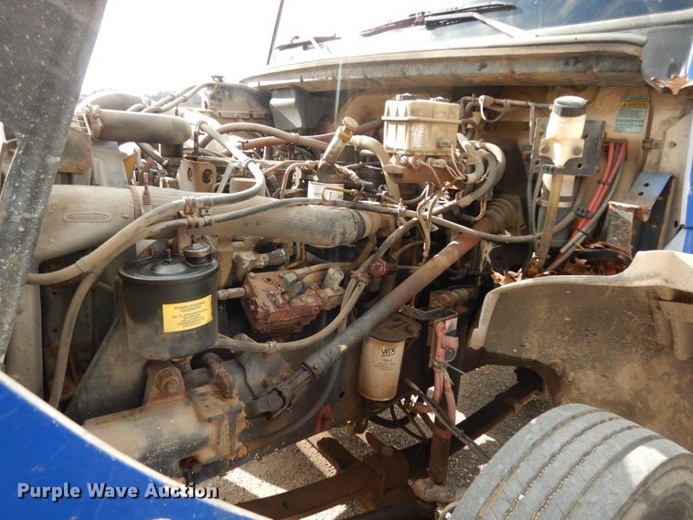 image for item DI8609 2000 Freightliner FL60  box truck