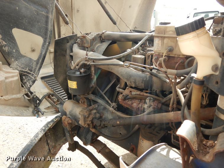 image for item DI8609 2000 Freightliner FL60  box truck