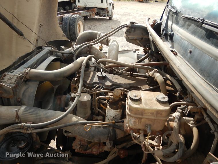 image for item DI8609 2000 Freightliner FL60  box truck