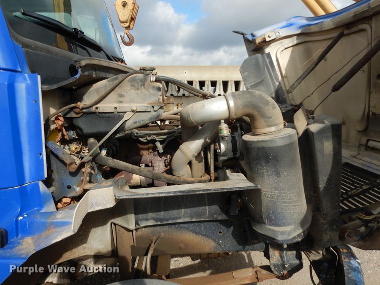 image for item DI8609 2000 Freightliner FL60  box truck