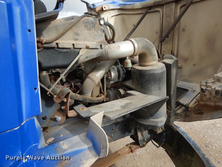 image for item DI8609 2000 Freightliner FL60  box truck