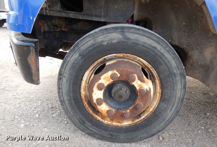 image for item DI8609 2000 Freightliner FL60  box truck