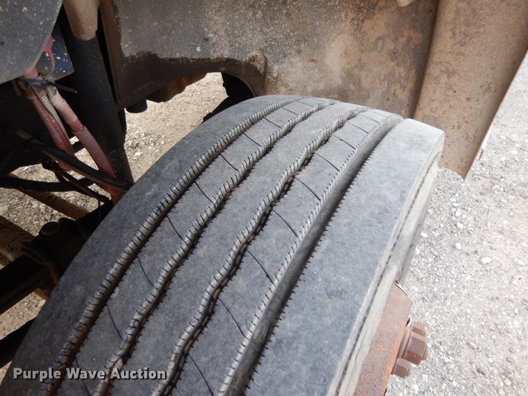 image for item DI8609 2000 Freightliner FL60  box truck