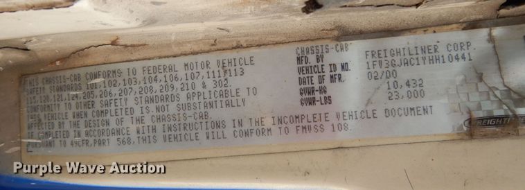 image for item DI8609 2000 Freightliner FL60  box truck