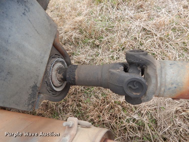 image for item DI8610 1989 GMC C6000  truck cab and chassis