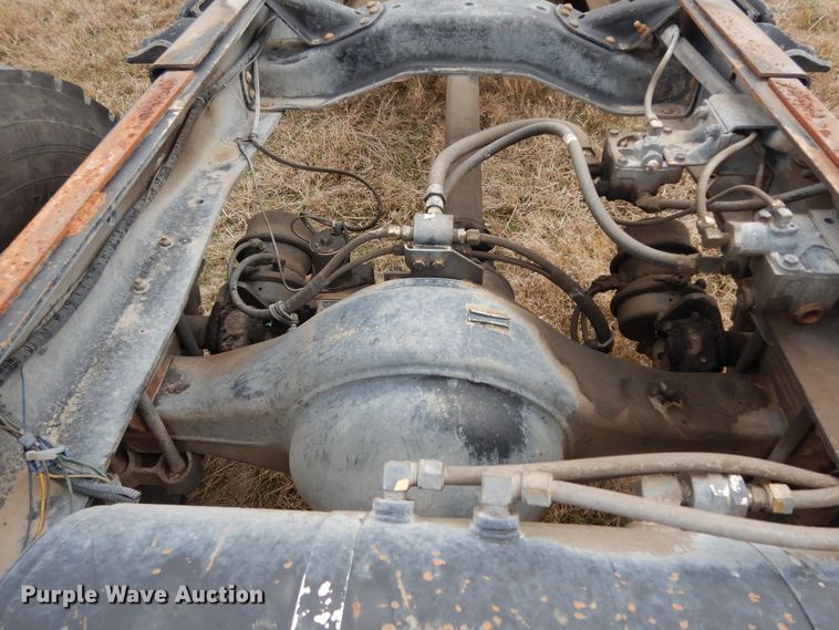 image for item DI8610 1989 GMC C6000  truck cab and chassis