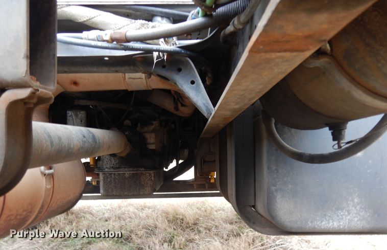 image for item DI8610 1989 GMC C6000  truck cab and chassis