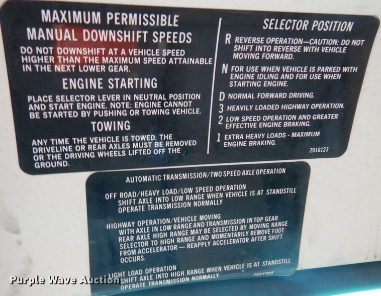 image for item DI8610 1989 GMC C6000  truck cab and chassis