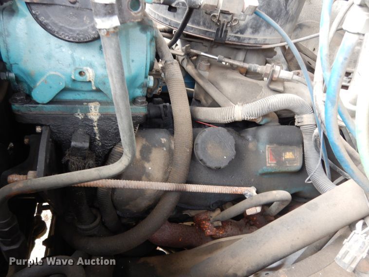 image for item DI8610 1989 GMC C6000  truck cab and chassis