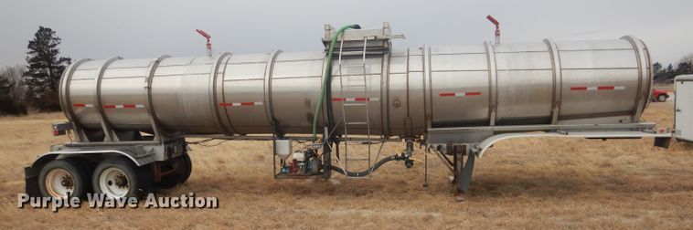 image for item DJ1249 1988 Fruehauf 307SS  fertilizer delivery trailer