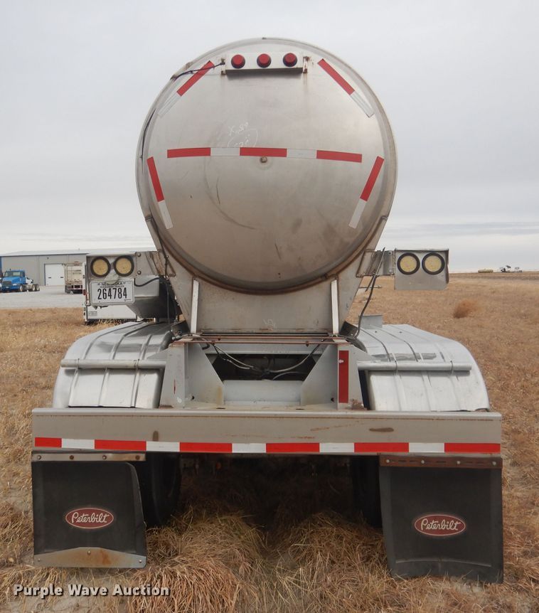 image for item DJ1249 1988 Fruehauf 307SS  fertilizer delivery trailer