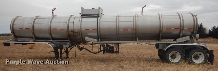 image for item DJ1249 1988 Fruehauf 307SS  fertilizer delivery trailer