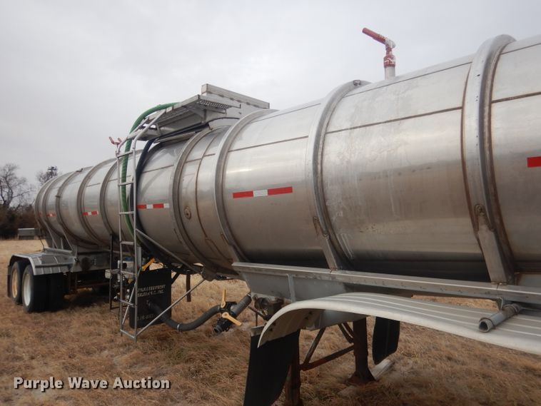 image for item DJ1249 1988 Fruehauf 307SS  fertilizer delivery trailer