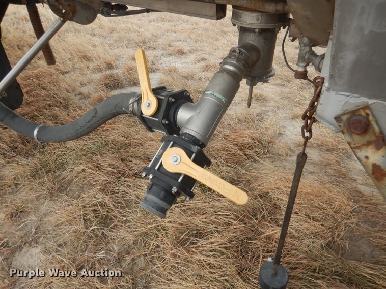 image for item DJ1249 1988 Fruehauf 307SS  fertilizer delivery trailer