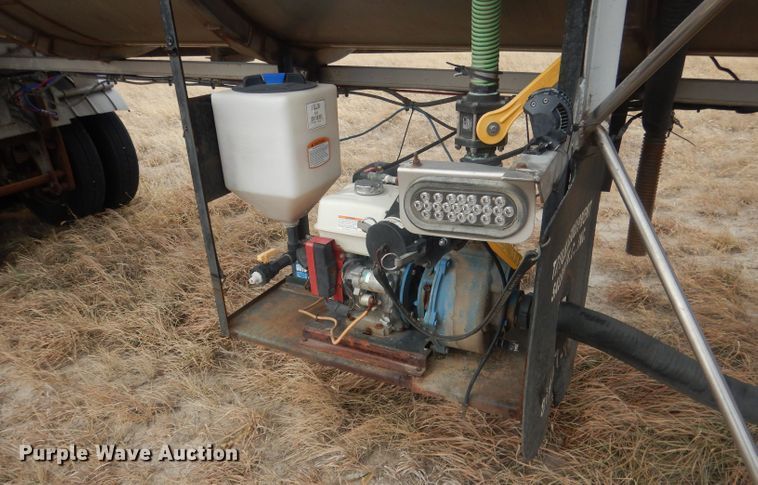 image for item DJ1249 1988 Fruehauf 307SS  fertilizer delivery trailer