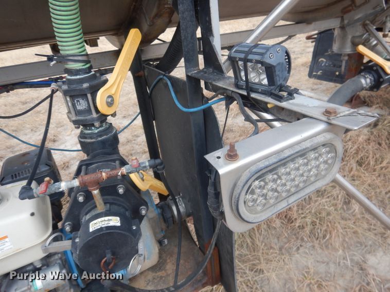 image for item DJ1249 1988 Fruehauf 307SS  fertilizer delivery trailer