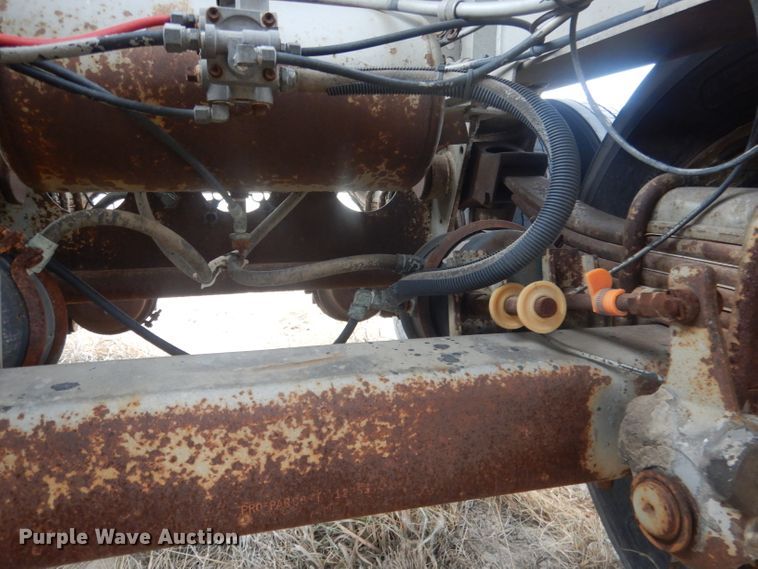 image for item DJ1249 1988 Fruehauf 307SS  fertilizer delivery trailer