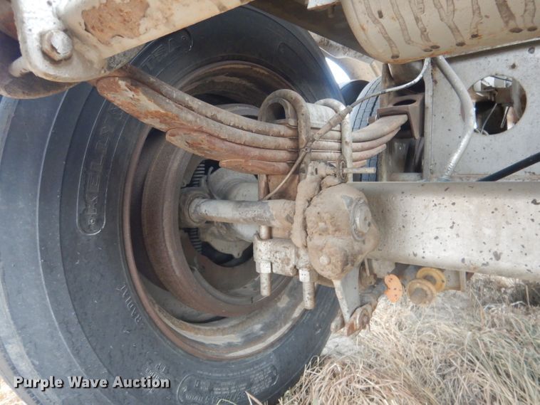 image for item DJ1249 1988 Fruehauf 307SS  fertilizer delivery trailer