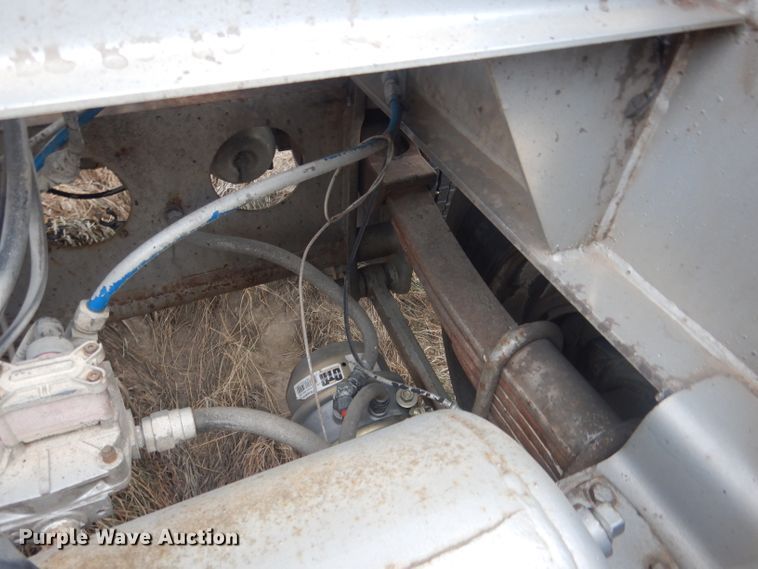 image for item DJ1249 1988 Fruehauf 307SS  fertilizer delivery trailer