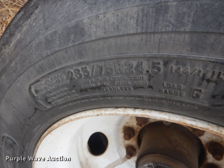 image for item DJ1249 1988 Fruehauf 307SS  fertilizer delivery trailer