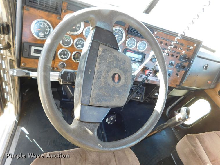 image for item DJ7573 1998 Peterbilt 379  semi truck