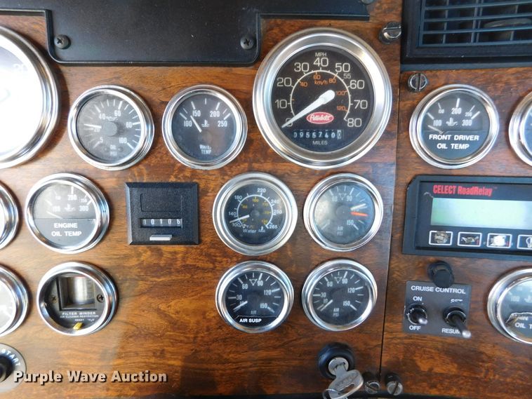 image for item DJ7573 1998 Peterbilt 379  semi truck