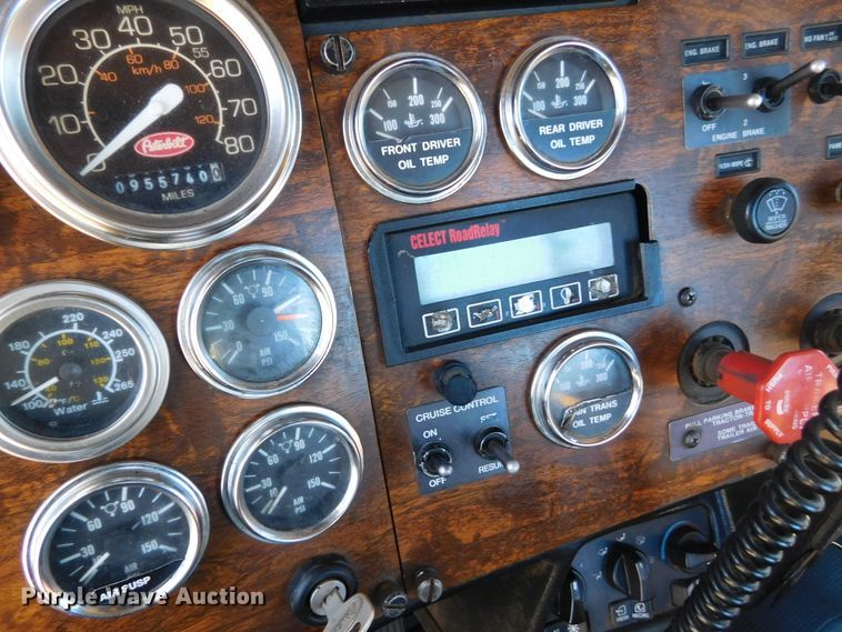 image for item DJ7573 1998 Peterbilt 379  semi truck