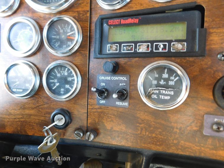 image for item DJ7573 1998 Peterbilt 379  semi truck