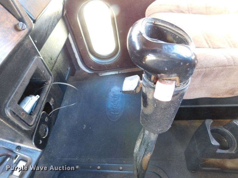 image for item DJ7573 1998 Peterbilt 379  semi truck