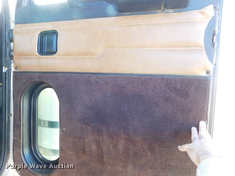 image for item DJ7573 1998 Peterbilt 379  semi truck