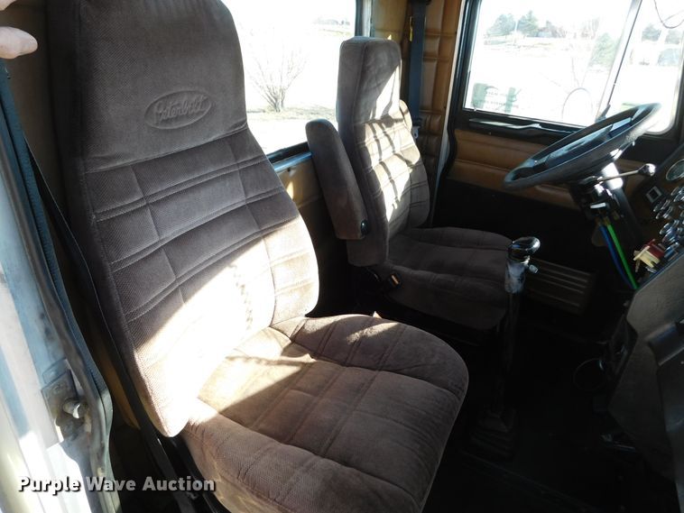 image for item DJ7573 1998 Peterbilt 379  semi truck