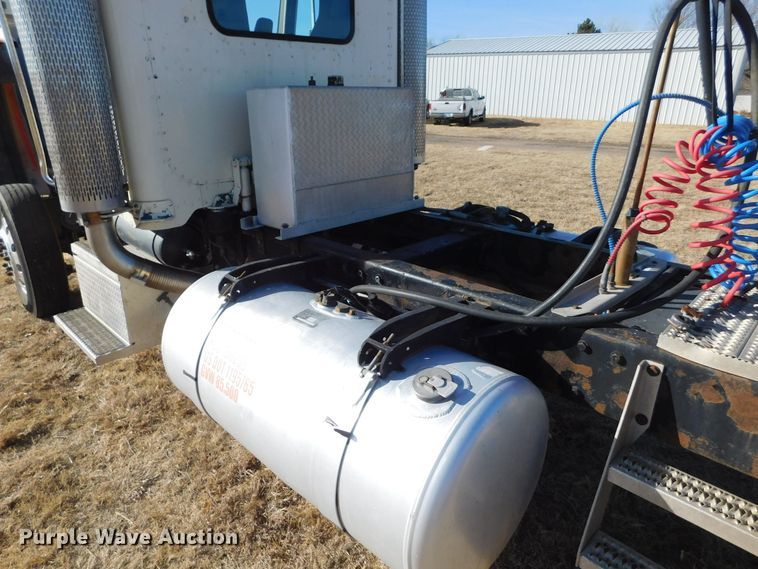 image for item DJ7573 1998 Peterbilt 379  semi truck