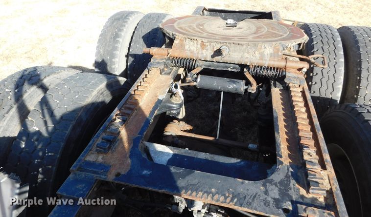 image for item DJ7573 1998 Peterbilt 379  semi truck