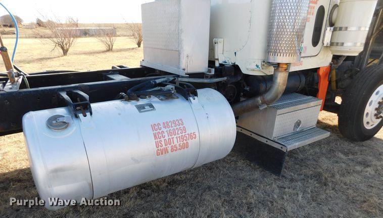 image for item DJ7573 1998 Peterbilt 379  semi truck