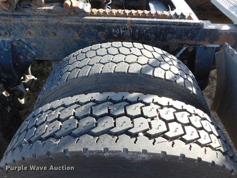 image for item DJ7573 1998 Peterbilt 379  semi truck