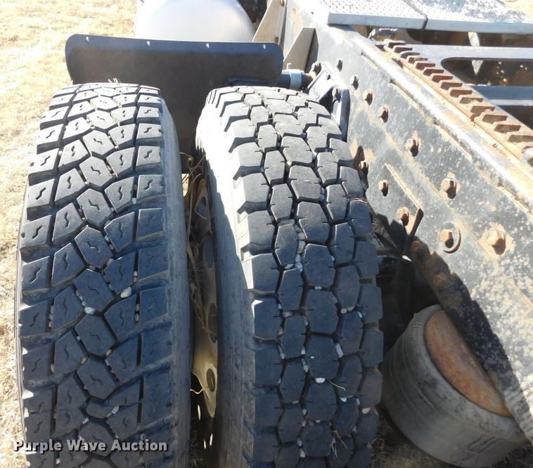 image for item DJ7573 1998 Peterbilt 379  semi truck