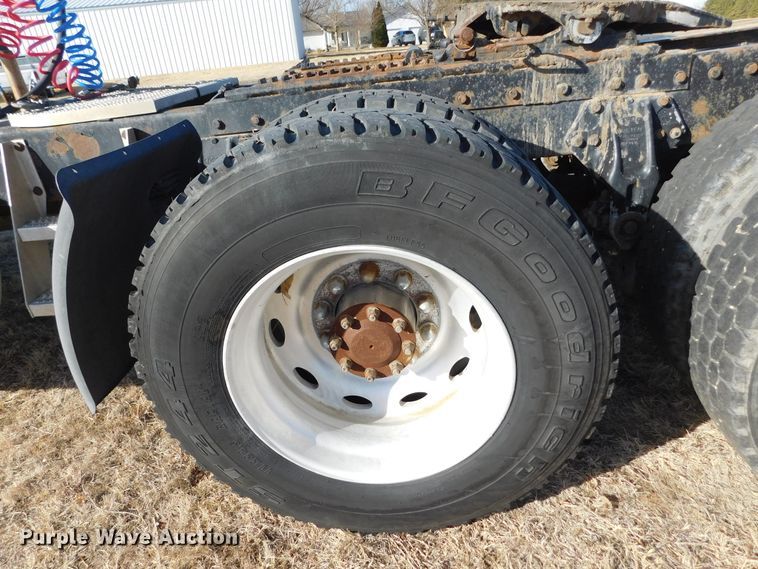 image for item DJ7573 1998 Peterbilt 379  semi truck