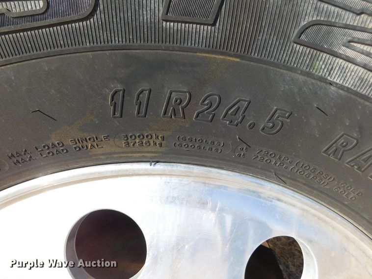 image for item DJ7573 1998 Peterbilt 379  semi truck