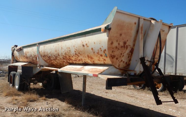 image for item DJ8837 1993 Reliance  end dump trailer